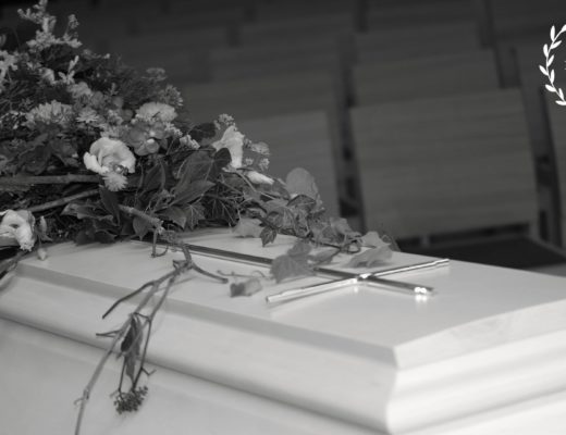 Sending Farewells: A Guide to Funeral Flower Etiquette
